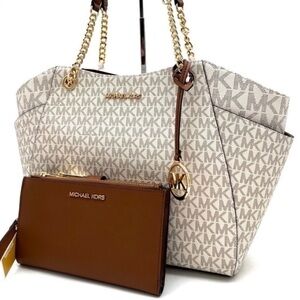 Michael Kors Large Chain Shoulder Bag & Double Zip Wallet Set Vanilla/Luggage